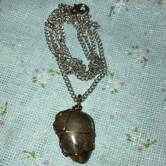 Labradorite pendant - Picture 1 of 2